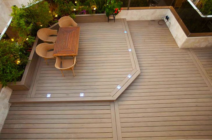 בניית דק עץ בגינה 4